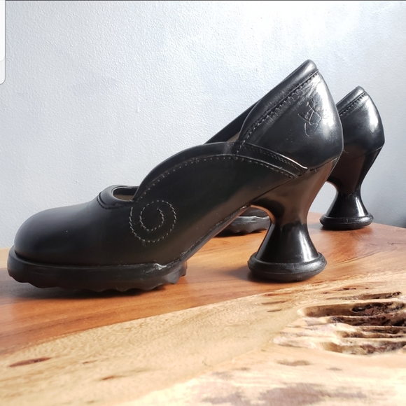 JOHN FLUEVOG BLACK LEATHER PUMPS SIZE 6.5 - Picture 4 of 16